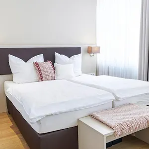 Tante Alma's Koelner Hotel
