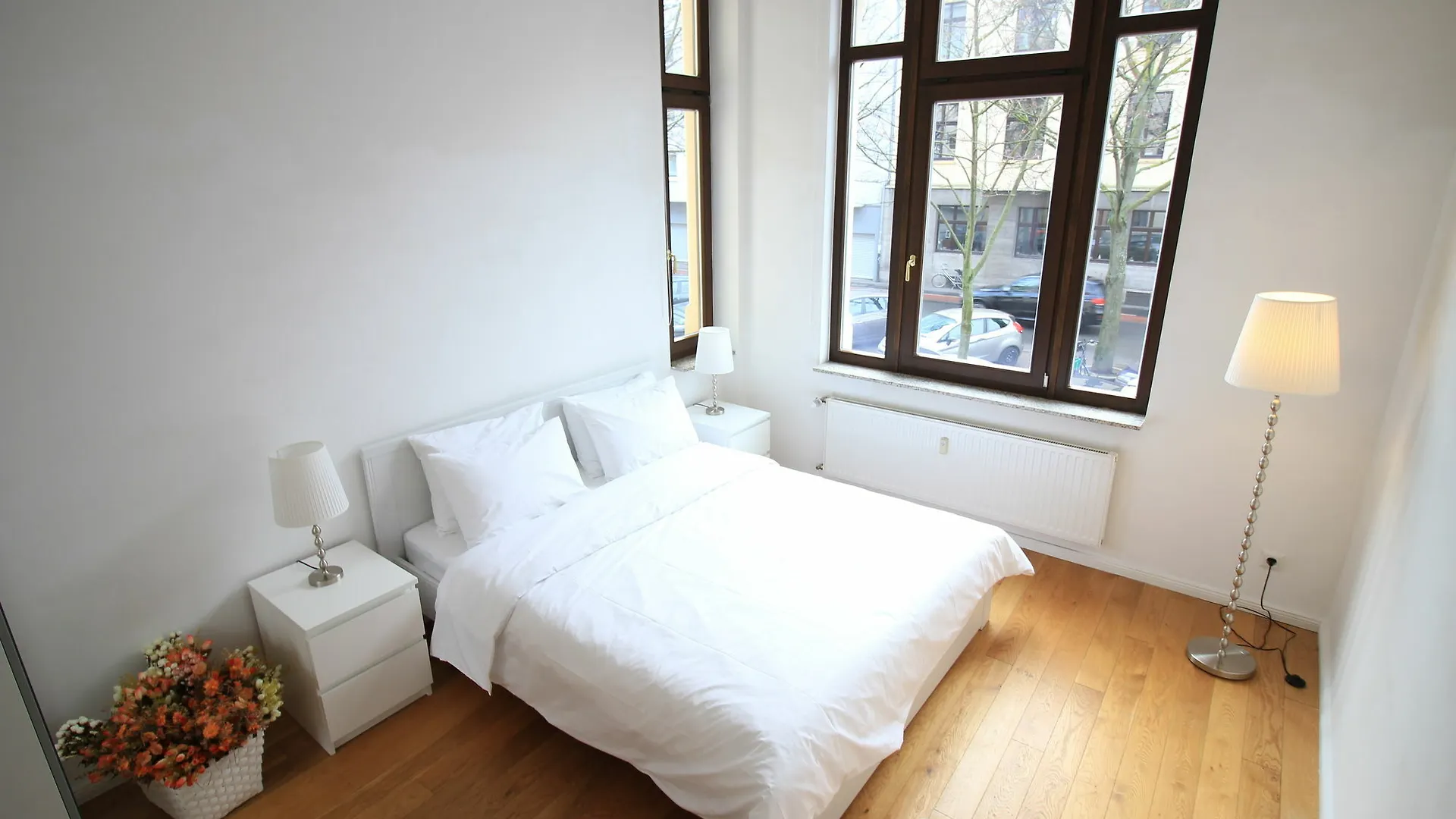 Premium Apartment In The Heart Of Cologne contacts